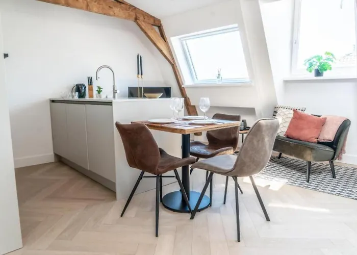 Cozy One Bedroom Apartments At Centrum
